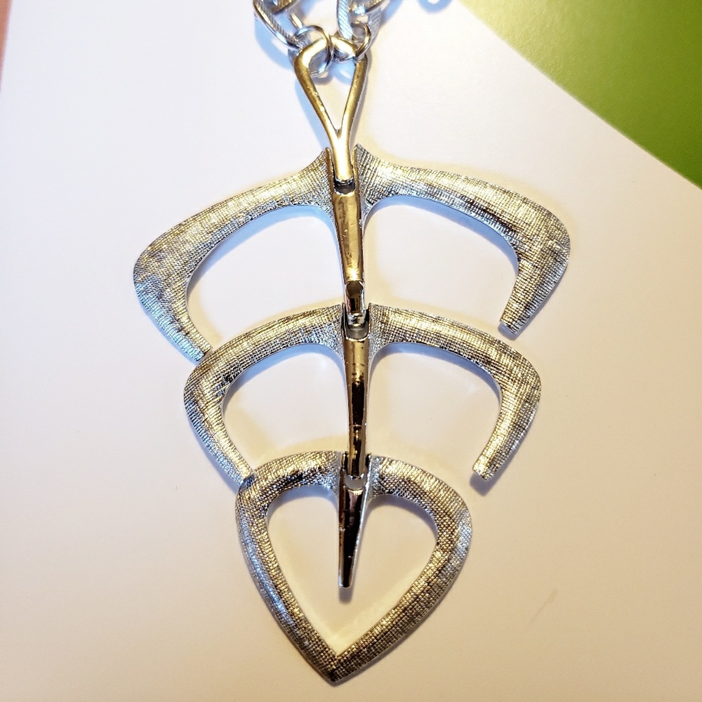 Vintage Sarah Coventry Silver Pendant and Chain